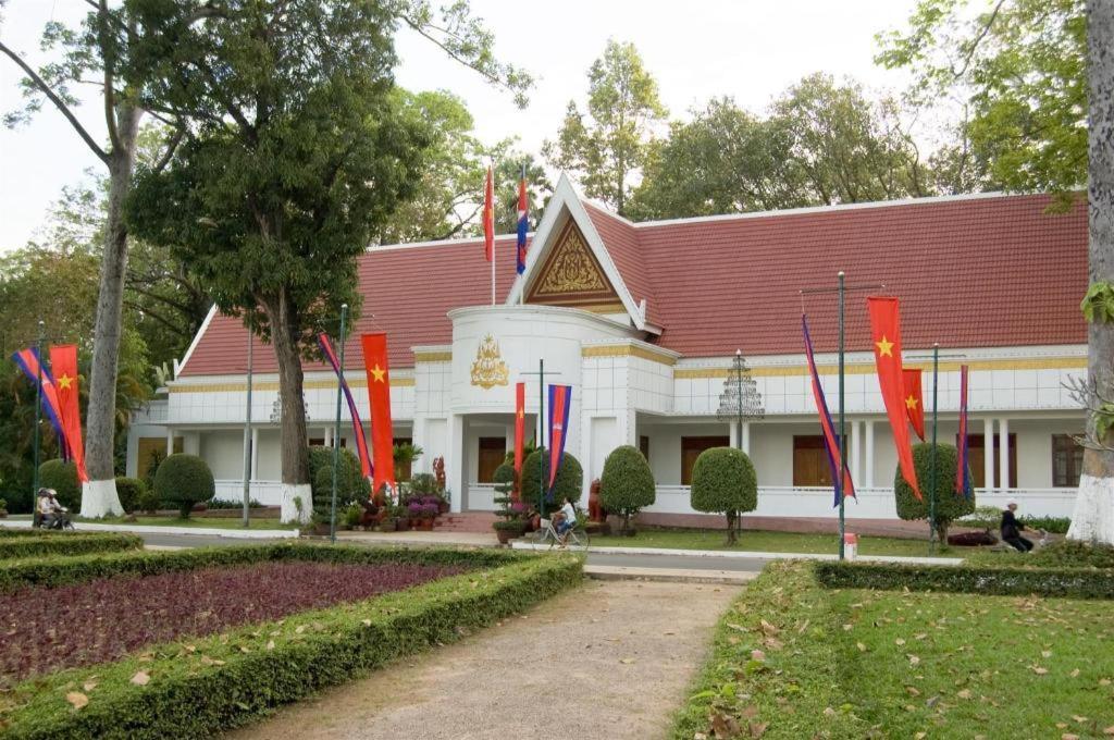 Angkor Village Resort & Spa Siem Reap Exterior photo